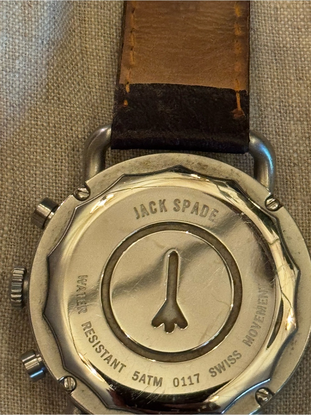 Men's Vintage Fossil Watch with Brown Leather Strap - Picture 2 of 2